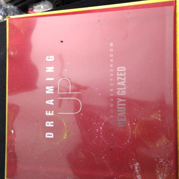 Eyeshadow palette - Picture 3 of 5